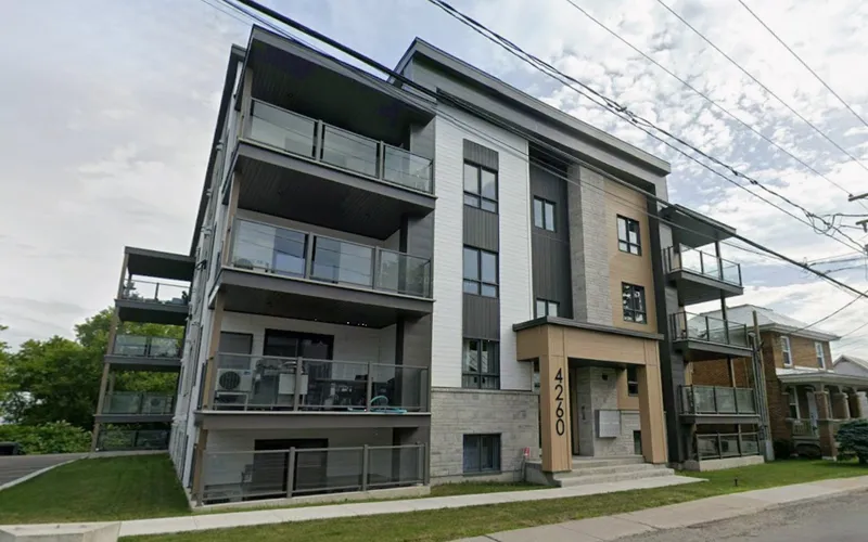Immeuble de 16 logements en finition extérieure à Saint-Félix-de-Valois