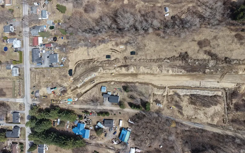Vue aérienne du chantier de viabilisation de la rue des Dunes, Notre-Dame-des-Prairies