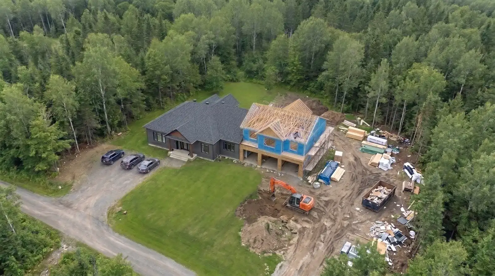 Illustration : chantier d'agrandissement, nouveau volume en ossature raccordé à la maison existante