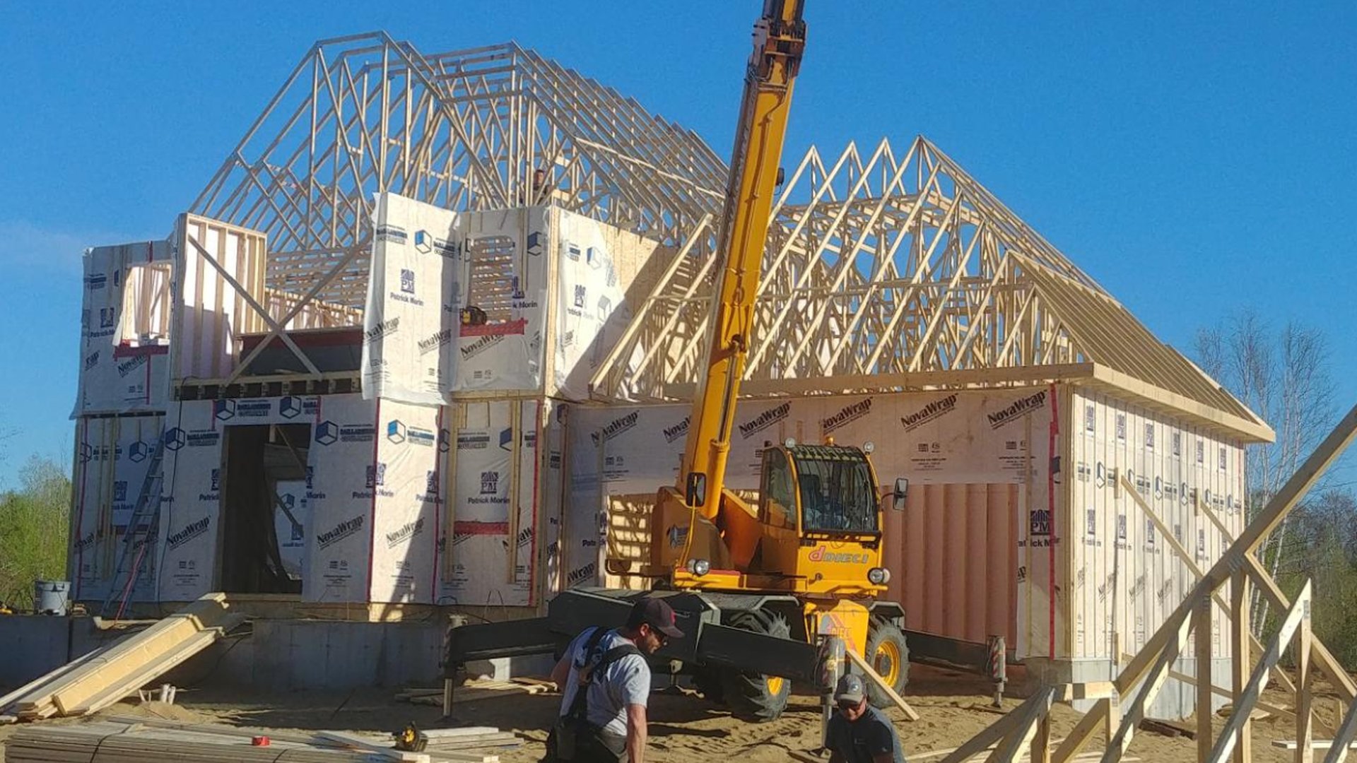 Plans d'architecture sur table de chantier